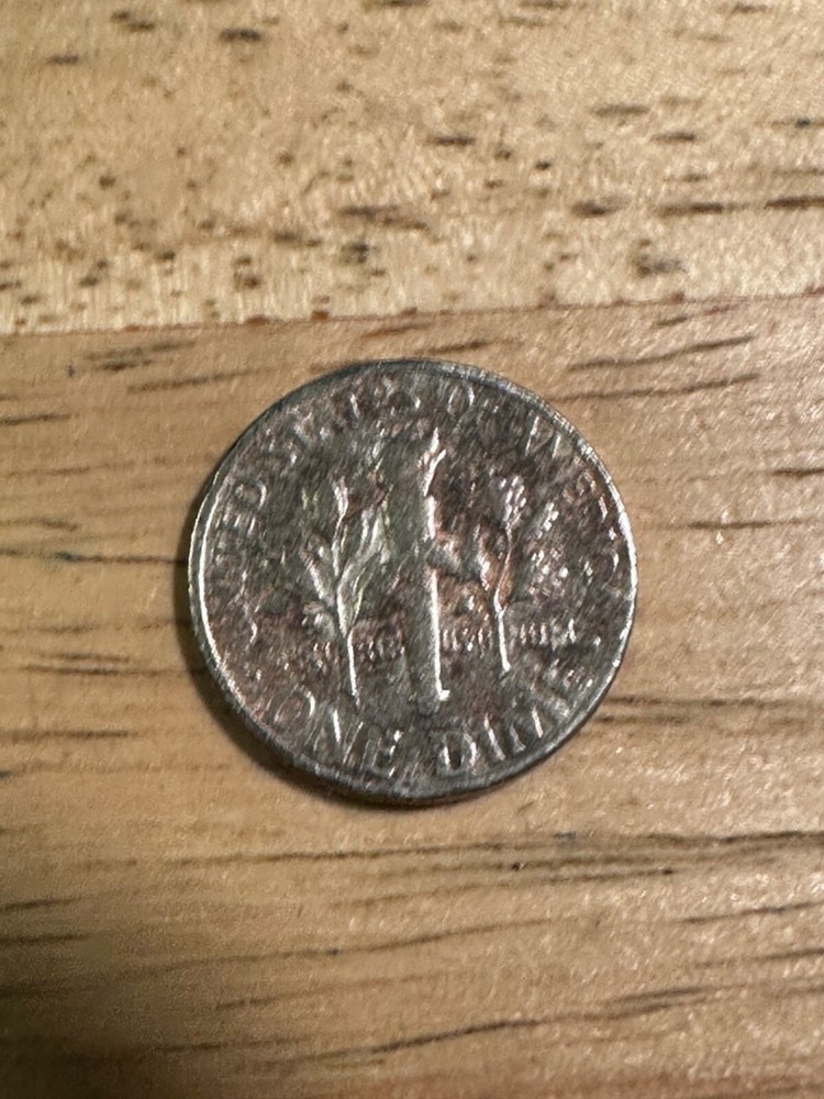 1968 No Mint Mark & Bump on Forehead Error Roosevelt dime