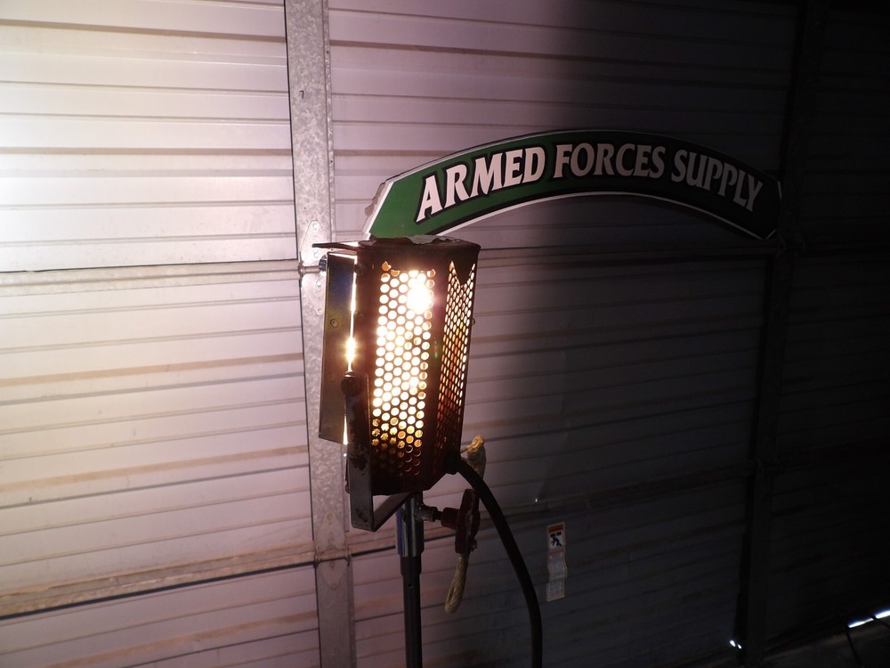 MOLE RICHARDSON TYPE 5711 MOLEQUARTZ ONE-LIGHT MOLEFAY STUDIO