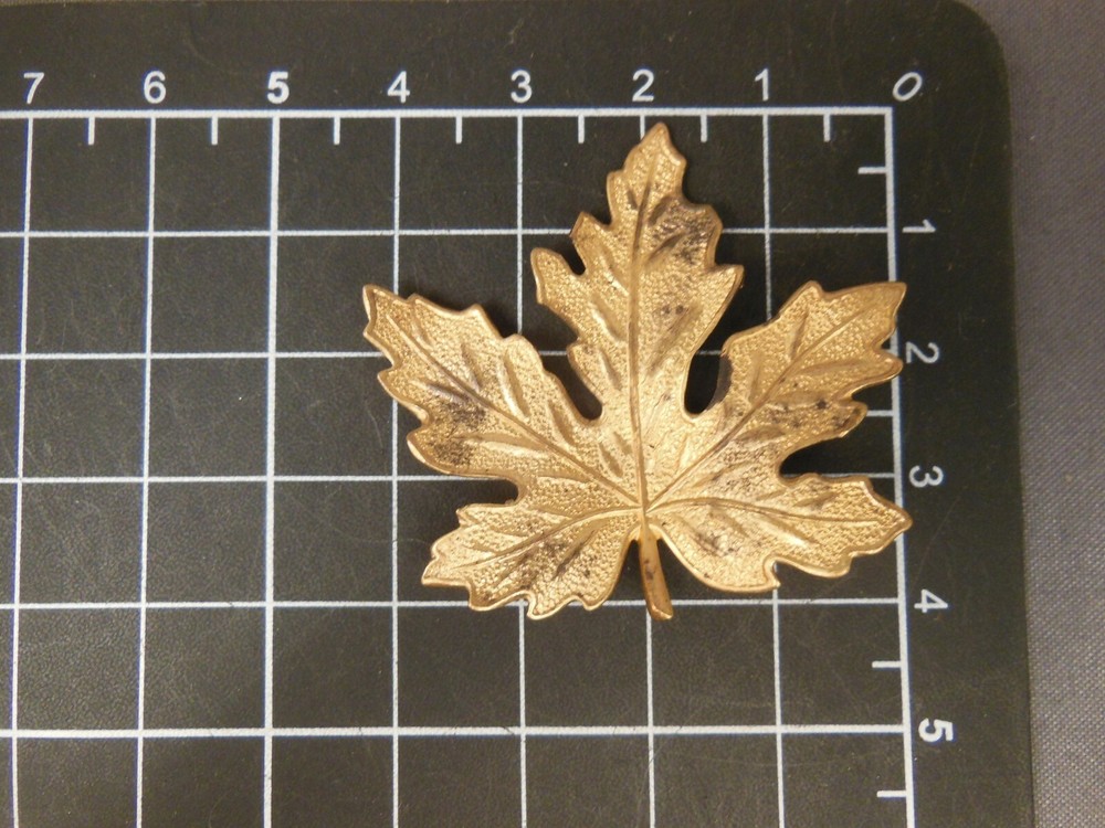 Maple Leaf brass stamping jewelry finding (osb234)
