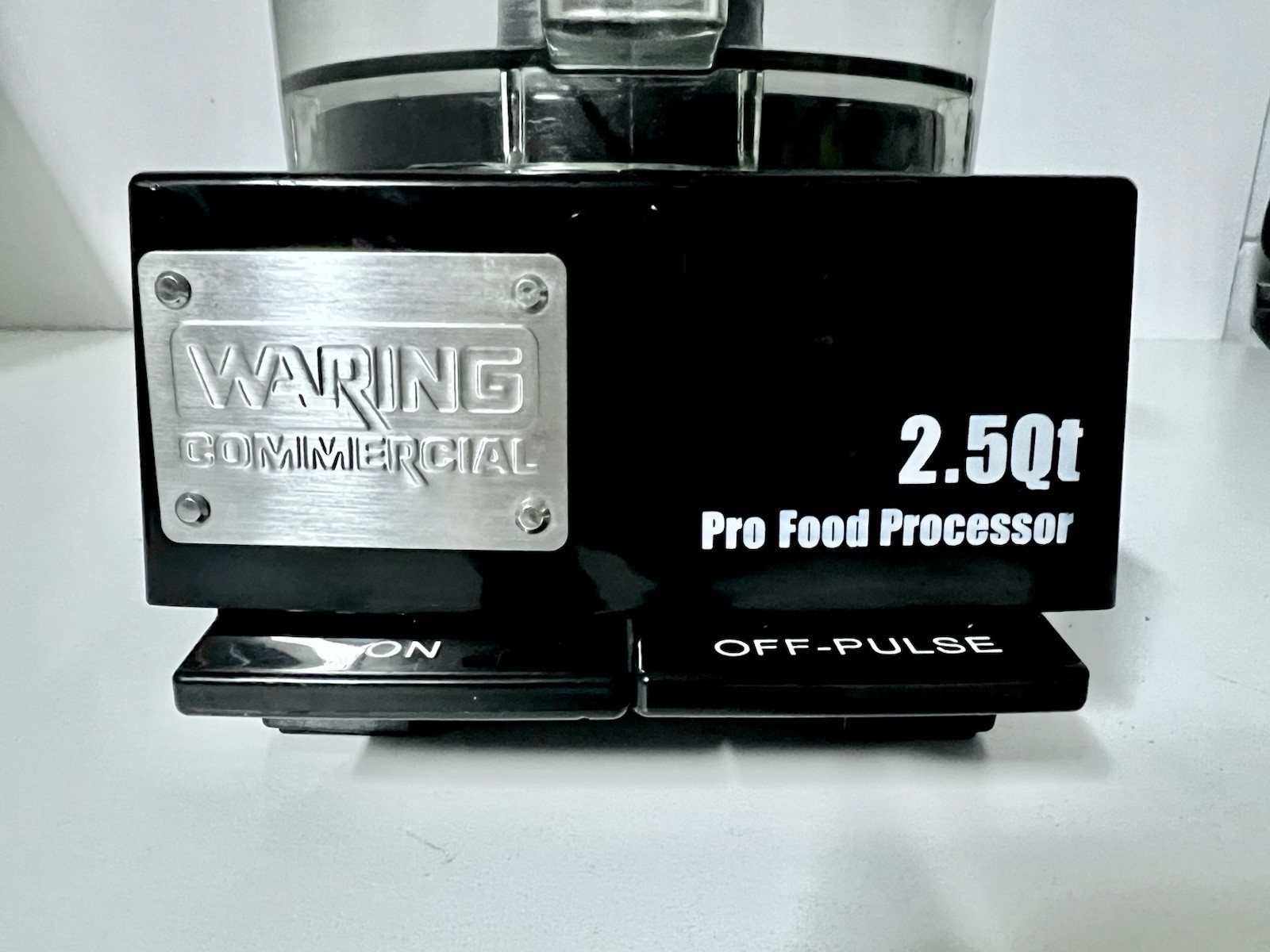 Waring Commercial WFP11SW 2.5 Qt Food Processor - LiquiLock Seal 3/4 HP Motor