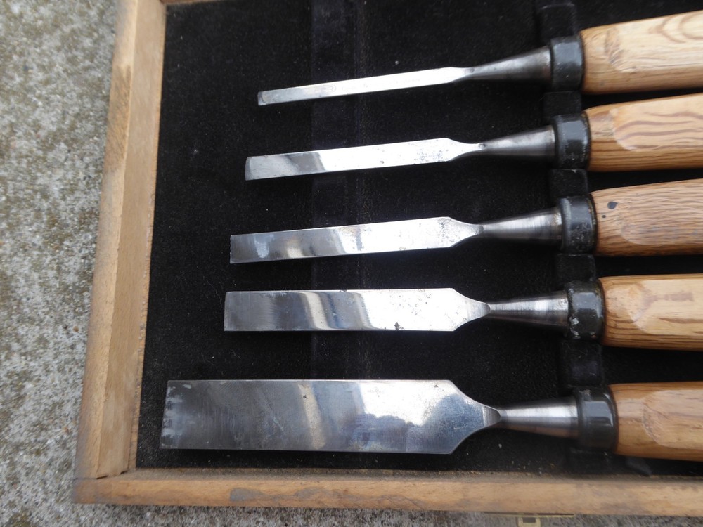 Set of 5 Mifer Woodworking Chisel Set with Case