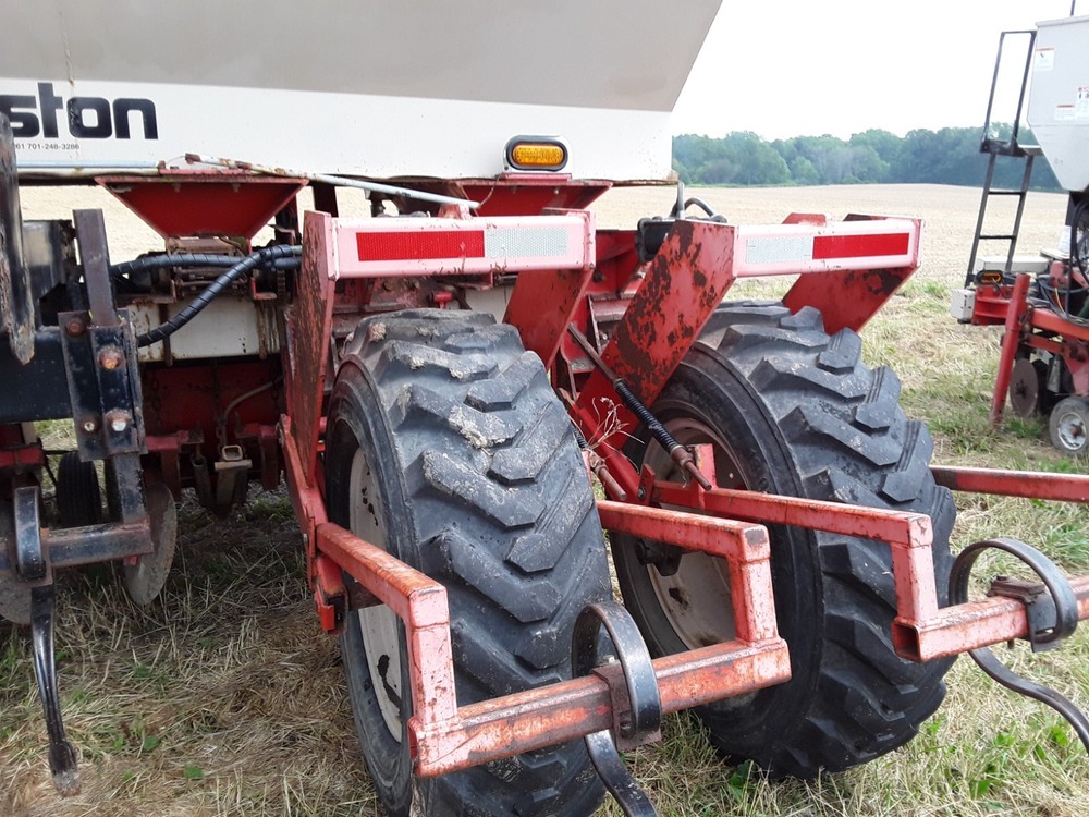 Harriston 6 Row Potato Pick Planter (34 inch rows)
