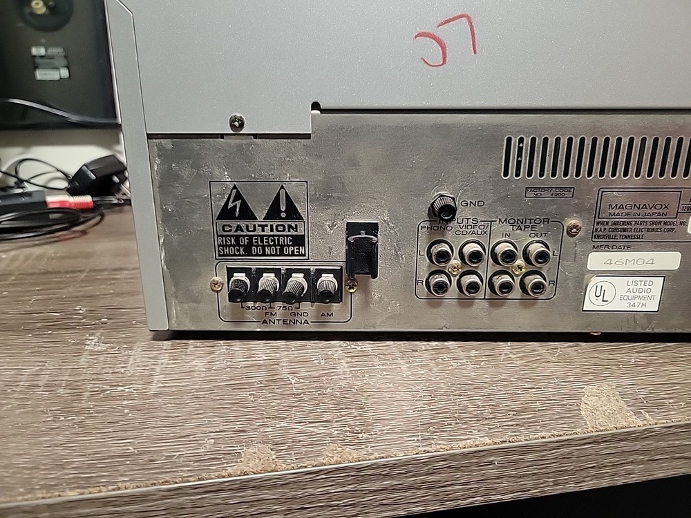 Magnavox amplifier with tuner
