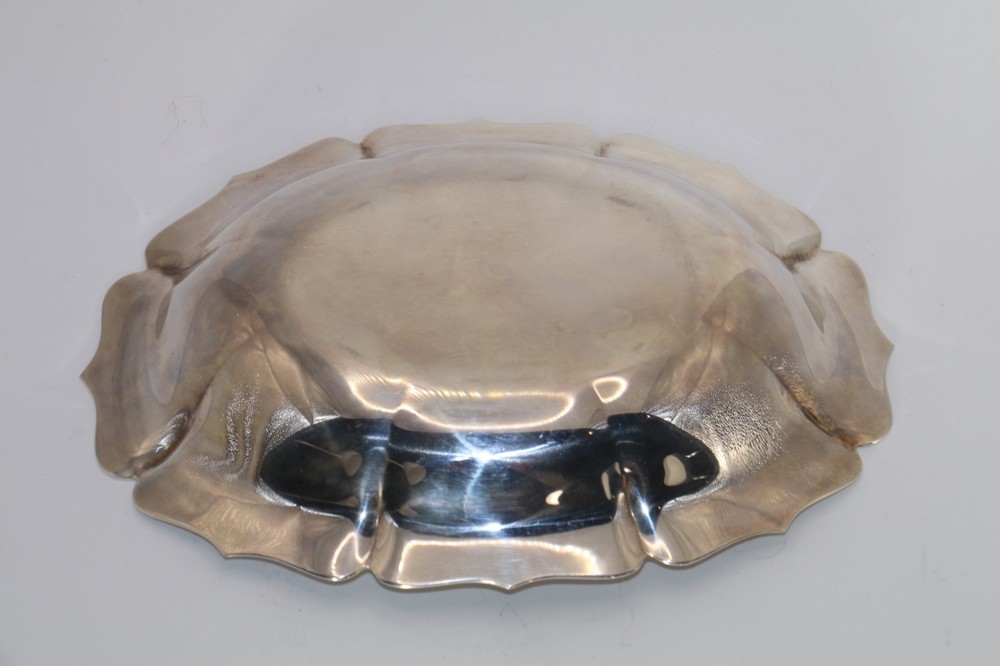 Vintage Lunt Silver Plate Oval Scalloped Serving Dish