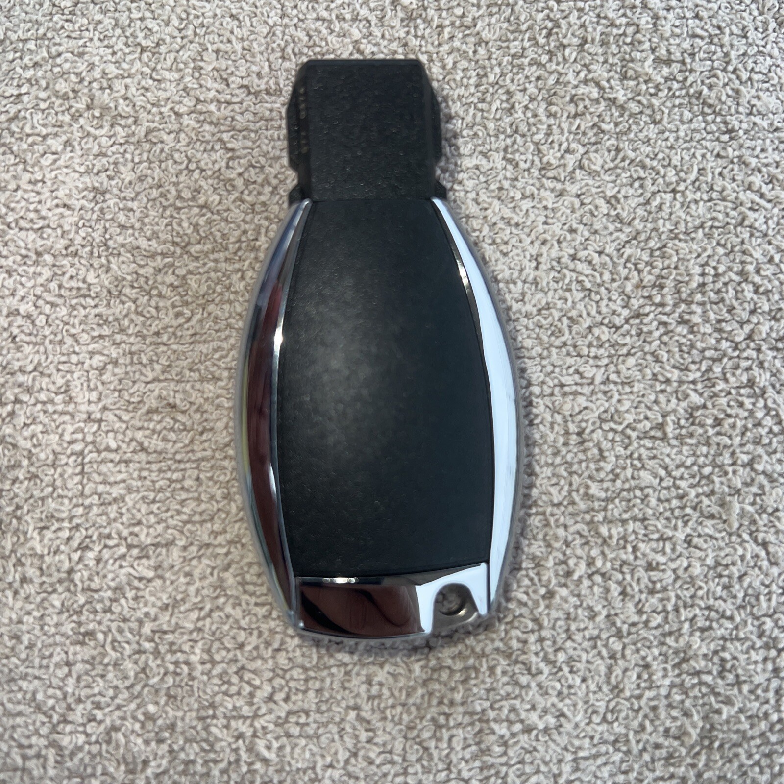 One MERCEDES BENZ OEM GENUINE 4 BUTTON REMOTE SMART KEY FOB GLK GL C CL E S SL