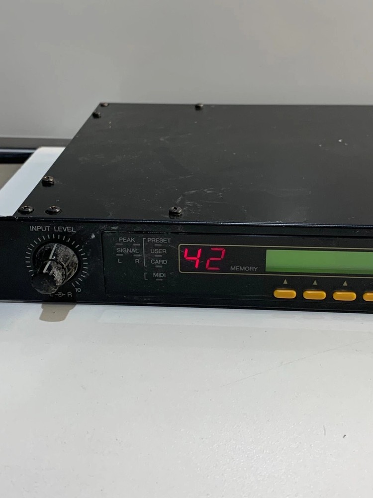 Yamaha EMP700 Stereo Multi Effect Processor Rackmount