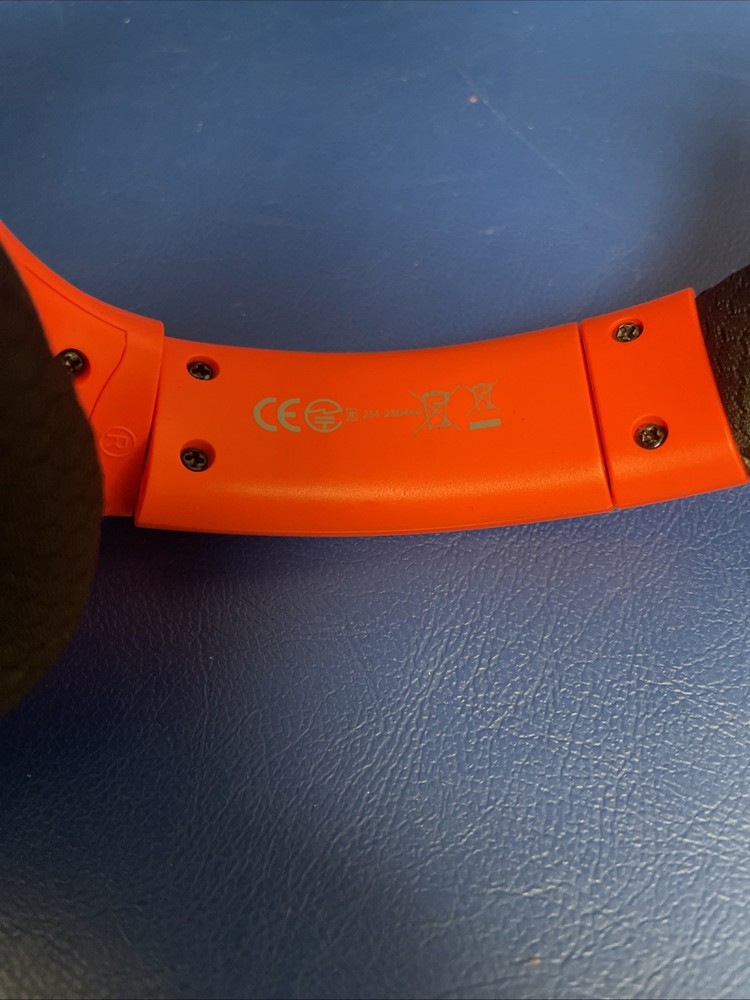 NEW OPEN BOX WIRELESS PS5 GAMING HEADSET CAPTAIN 400.