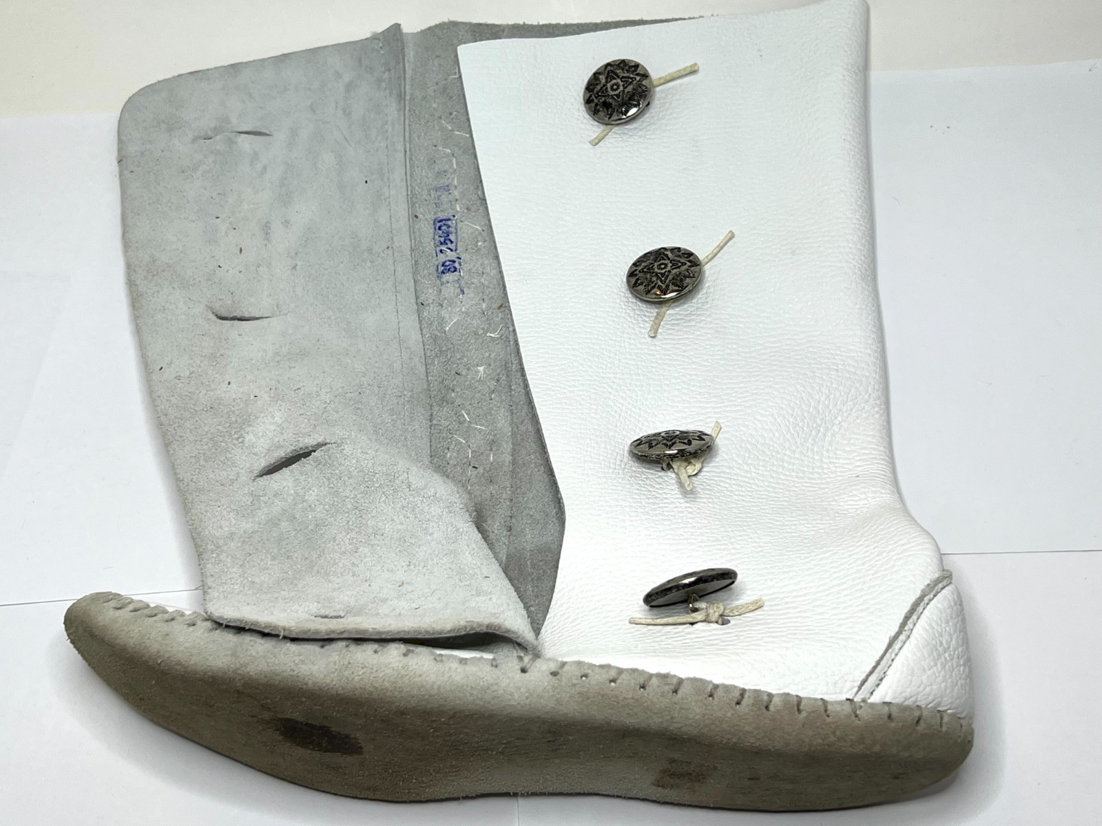 Native American - Vintage Handmade Leather Taos Powwow Moccasin Boots