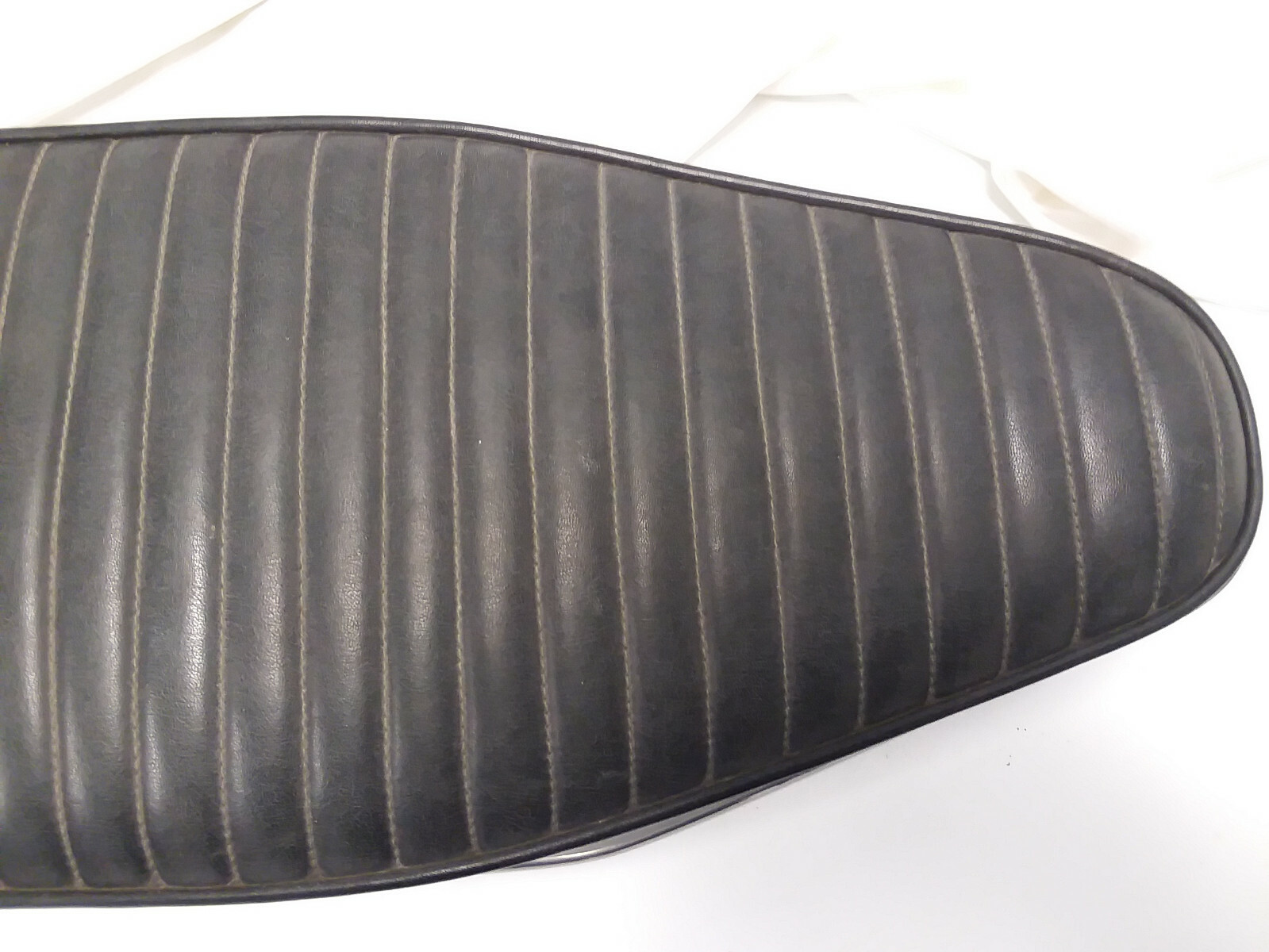 TRIUMPH TR25W 250 SEAT SADDLE 82-9472 ORIGINAL "NOT REPRODUCTION"
