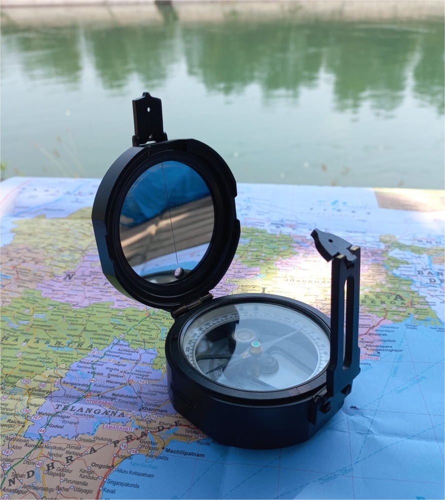 Vintage Black Brunton Compass with leather case (Functional)