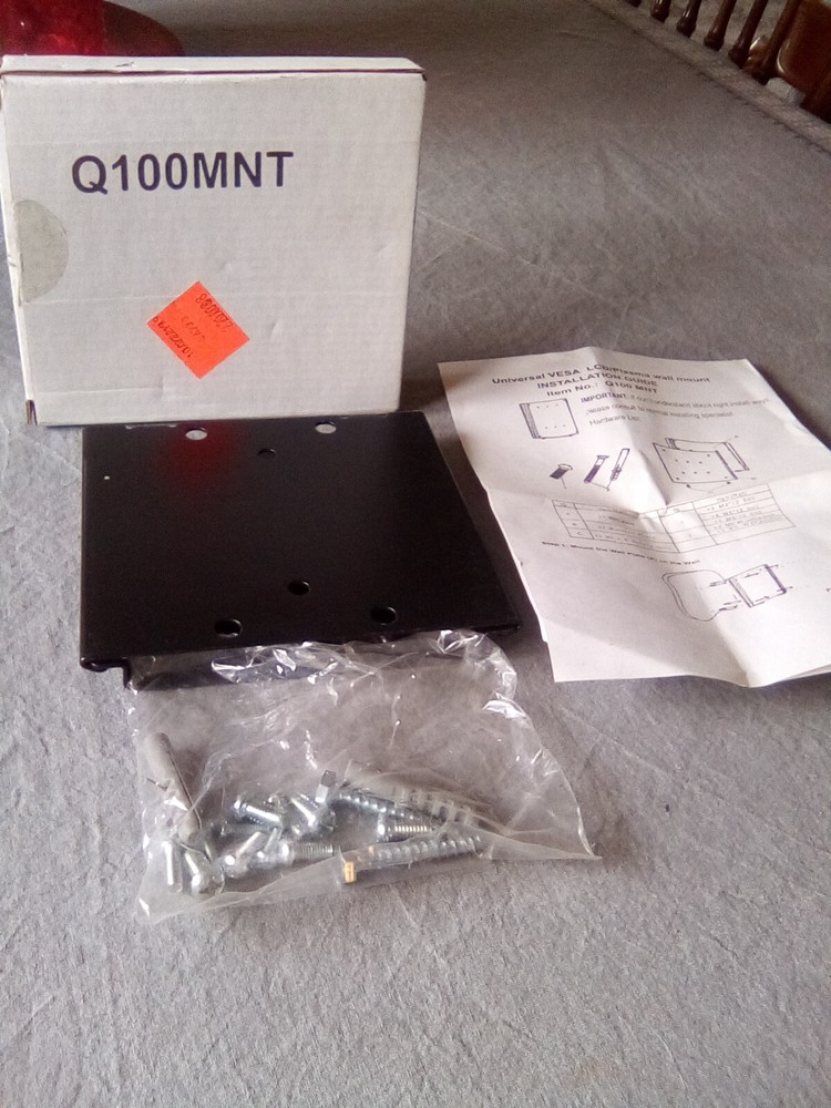 VESA Universal LCD/Plasma Walk Mount Q100MNT