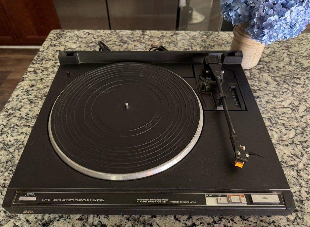 JVC L-A90 Automatic Return Direct Drive Turntable Good Shape/ Not Working