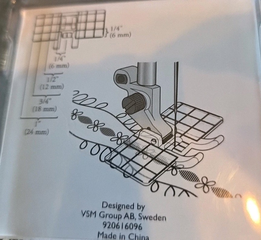 Multi-line Decorative Foot