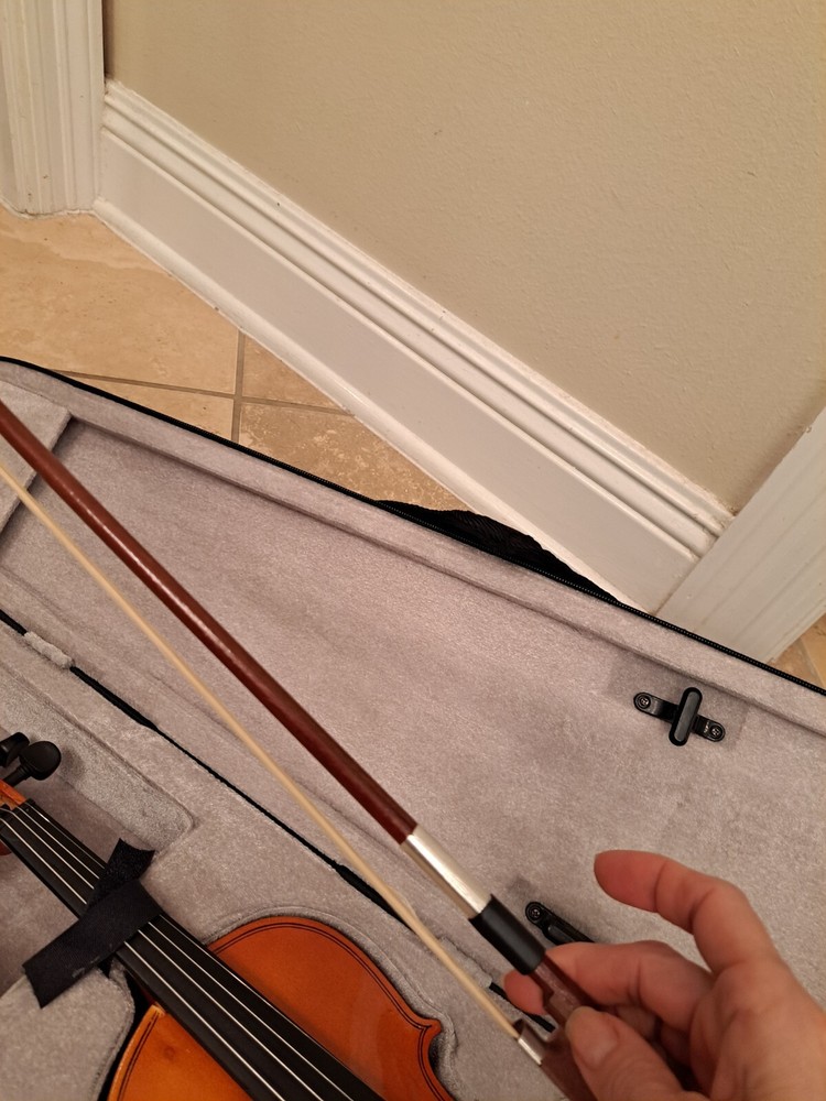 1/2 Student Violin Complete Kit W Case Good Condition No Marks