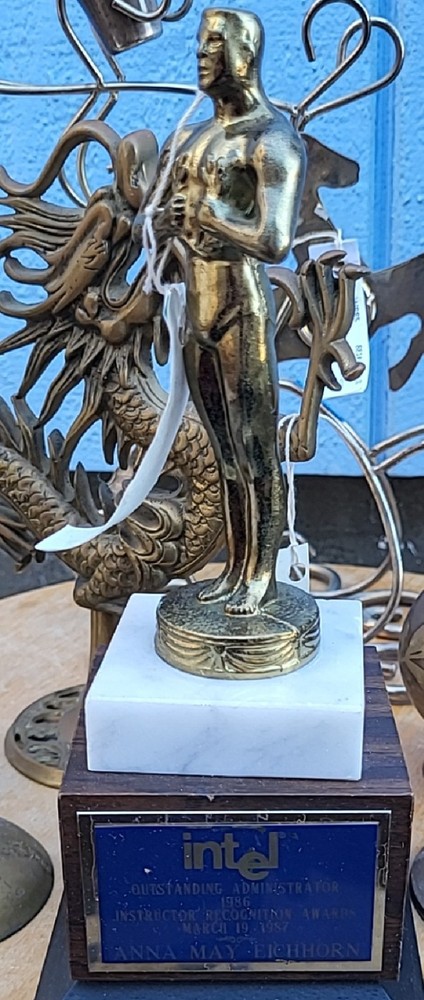 8 decorative and practical bronze objects j1