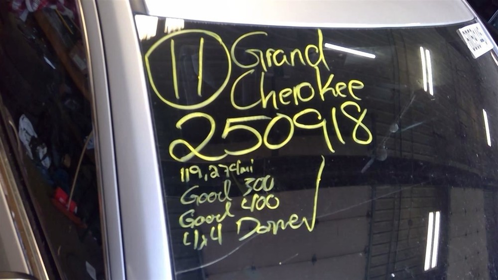 GRANDCHER 2011 Glove Box 919317