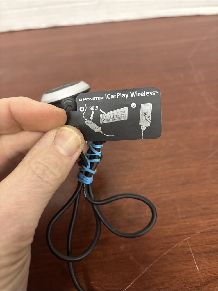 Monster iCarPlay Wireless FM Transmitter iPod 30 Pin