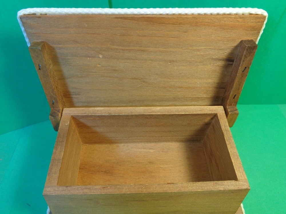 Flying Seagull Wooden Trinket Box, Nautical Pattern (Used/EUC)
