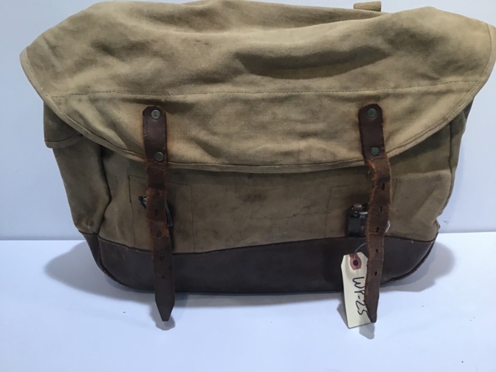 Private Purchase US Musette Bag w/ Leather Bottom