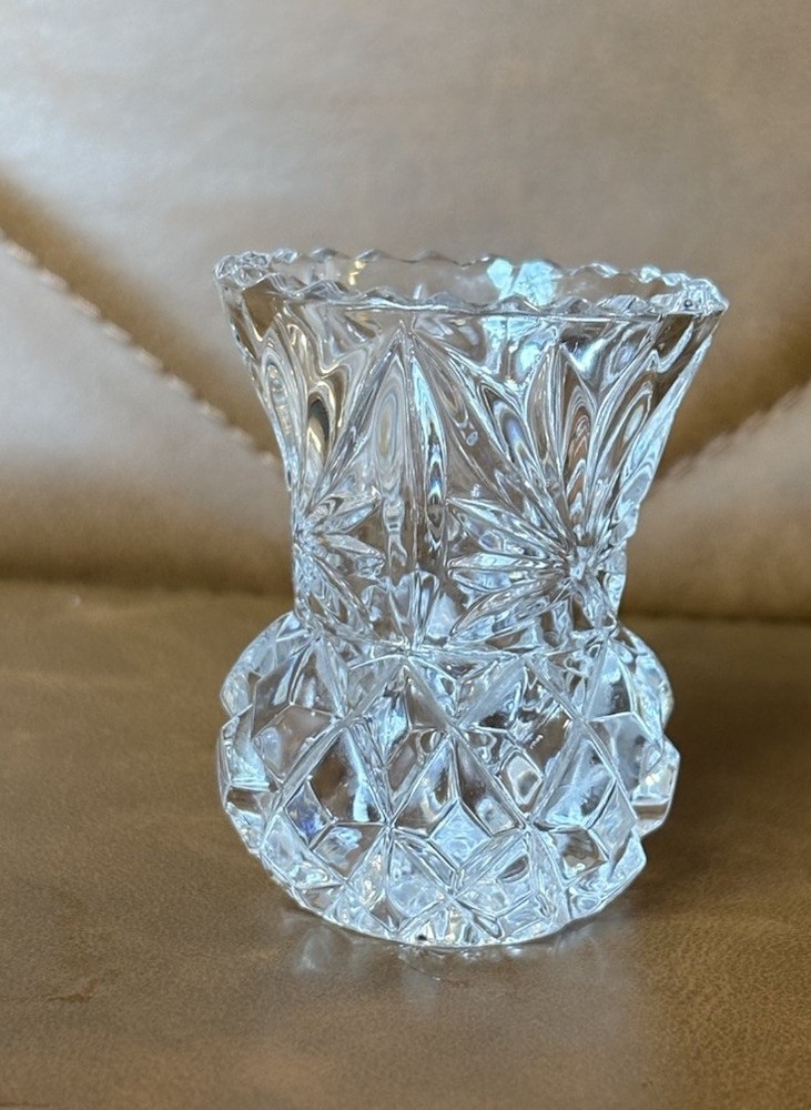 Clear Cut Crystal Toothpick Vase, Small Diamond Pattern.