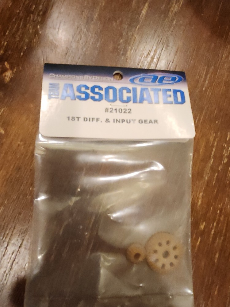 Vintage Team Associated 21022 18t Diff Input Gear Set