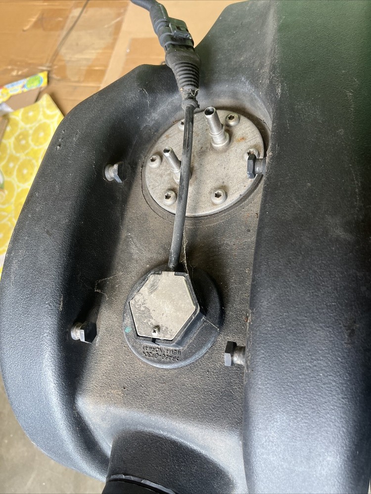 DAF ADBLUE TANK AND SENDER