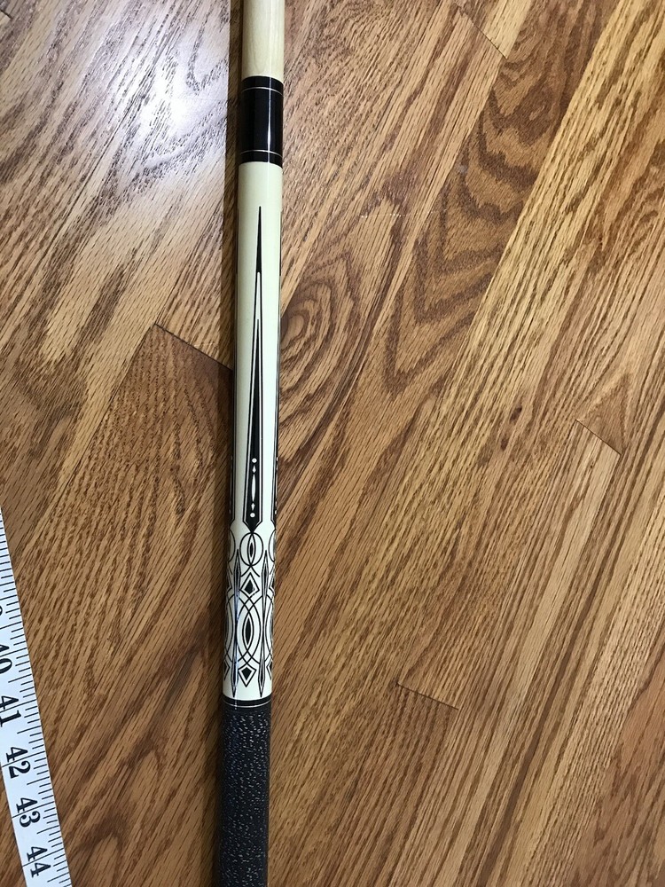 Action Pool Cue And Case ACT71 18 Oz