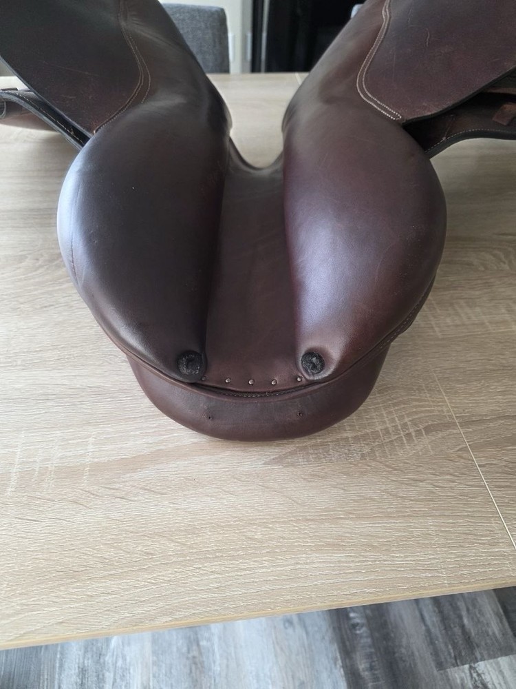 Devoucoux Brown Leather Jump Saddle + Wall Mount Rack