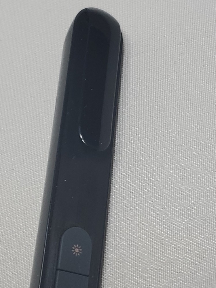 Wireless Presenter Pointer PowerPoint Clicker, RF 2.4GHz Mouse Volume (white)