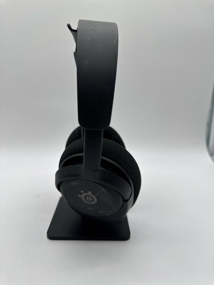 SteelSeries Arctis Nova 3 Multi-Platform Gaming Headset Black