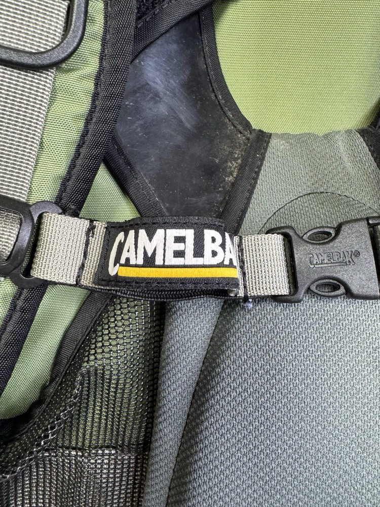 Camelbak Zephyr Gray/Green Hydration Backpack With Bladder