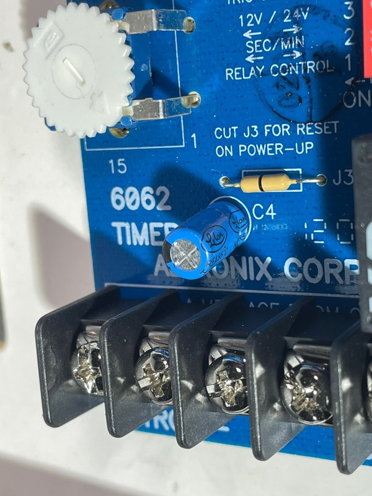 6062 Altronix Multi-Purpose Timer Module 12/24VDC NOS NOB