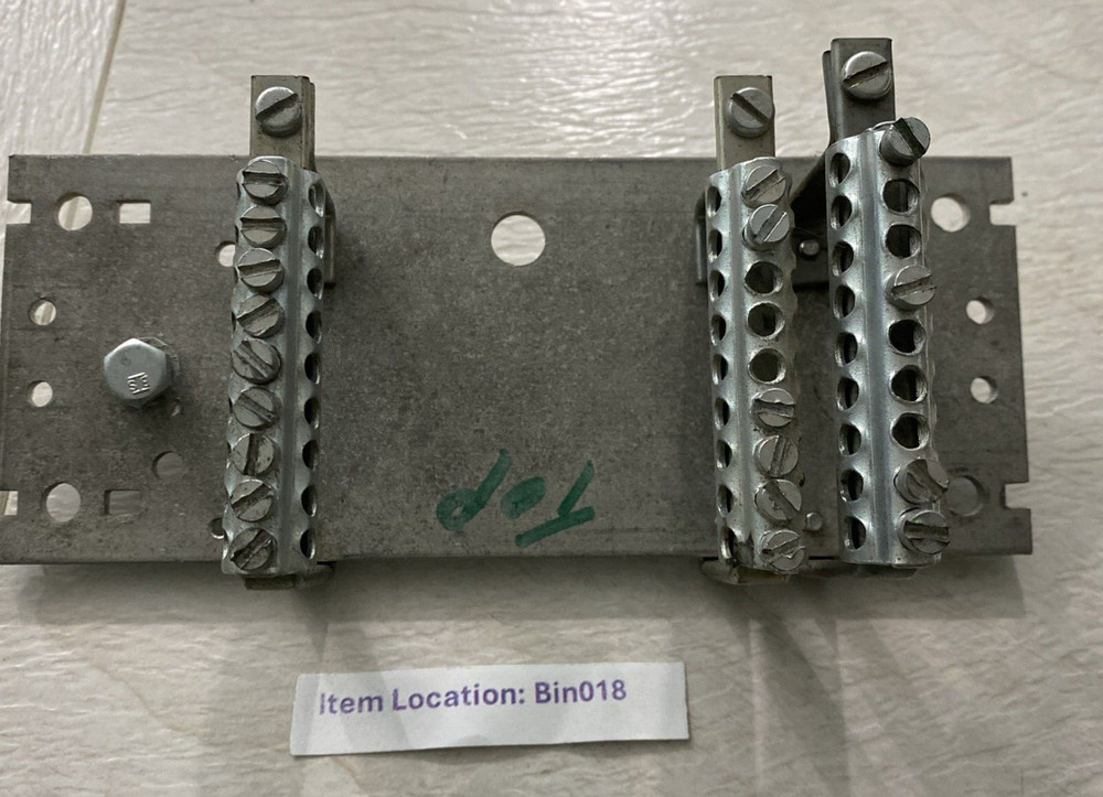 SQUARE D PANEL BOARD GROUND BAR KIT 3" Long ground 3pcs. bar kit attached.