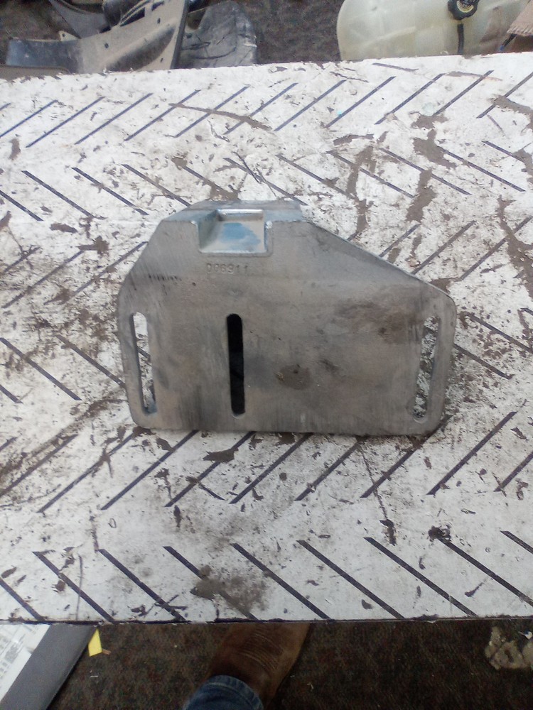 Peterbilt Support-Upper Hood | 13-04709R