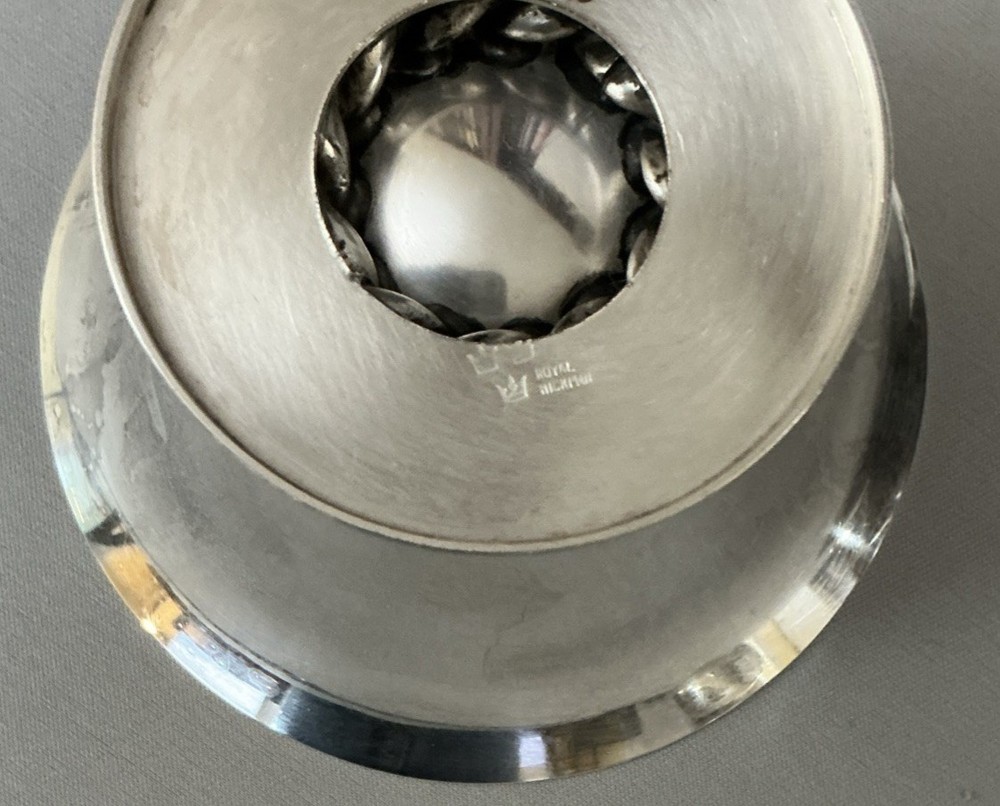 Three Crowns Silversmiths, Royal Hickmann, "Ingrid" Silverplate covered dish