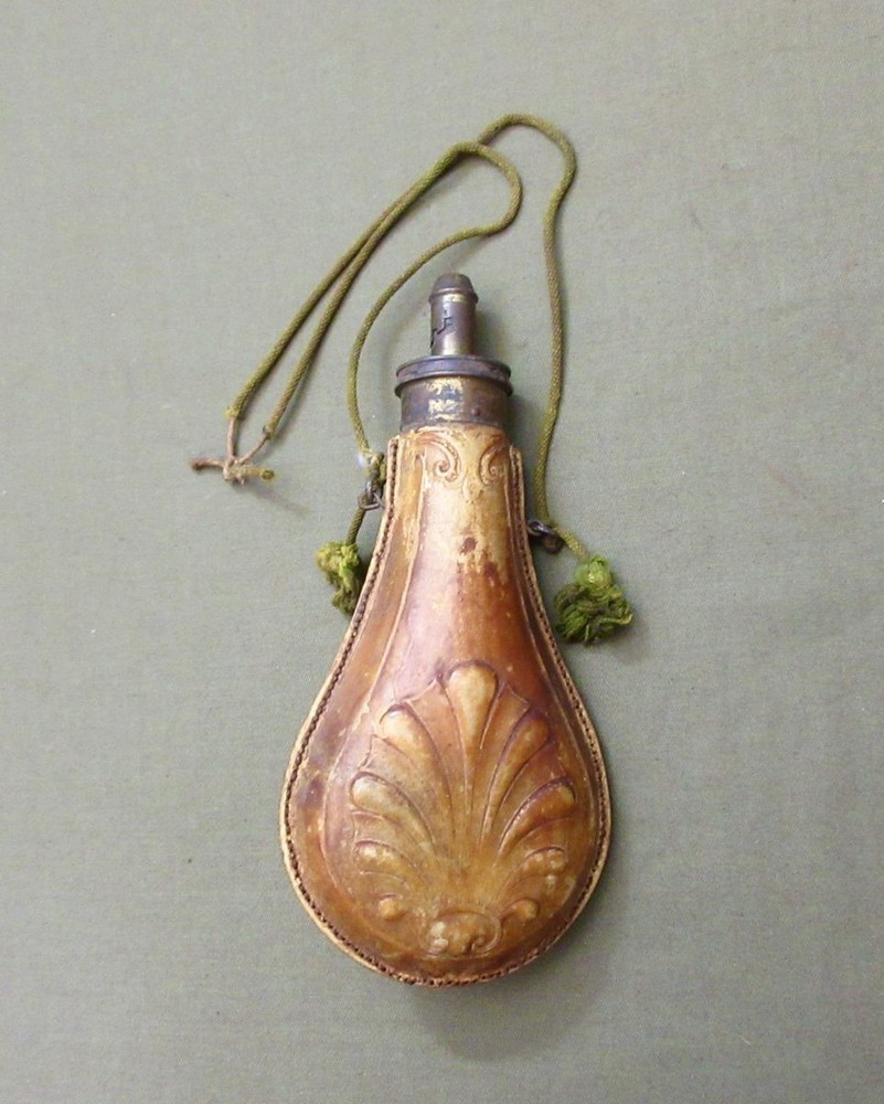 Embossed Shell Shaped Leather Powder Flask