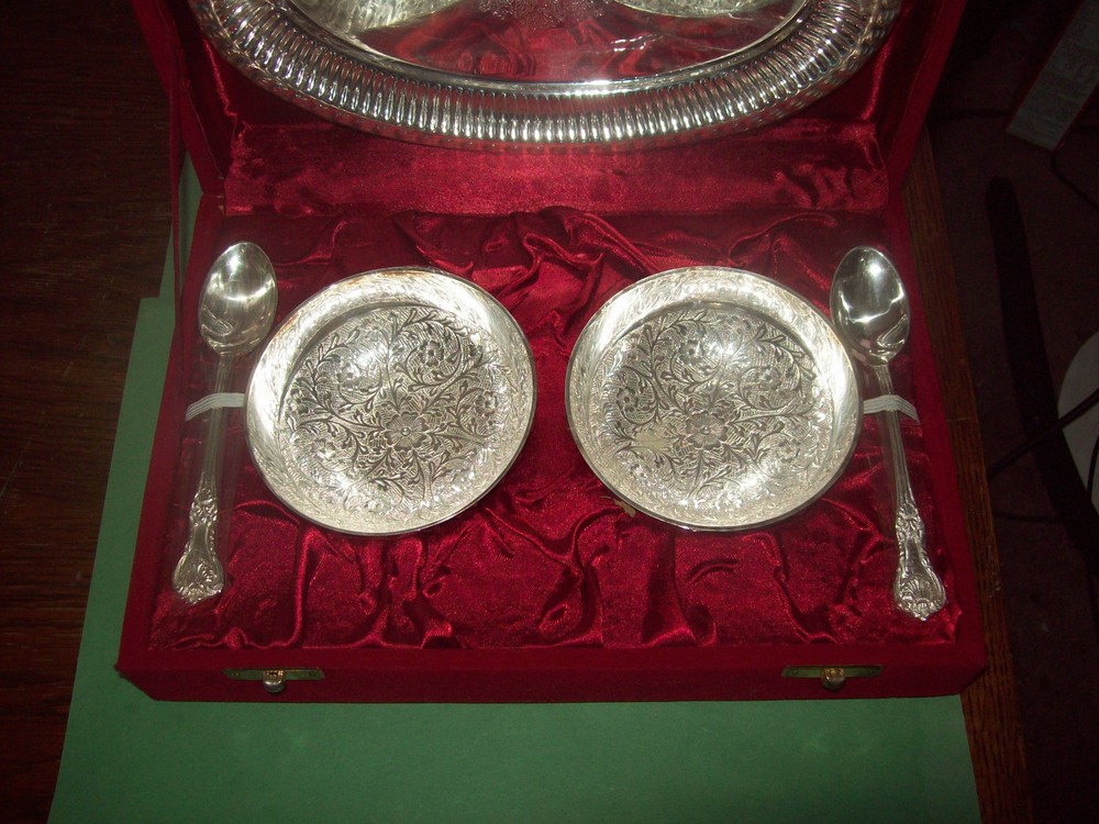 NEW SILVER COLOR METAL KHEER BOWL SET OF 5 IN RED PLUSH FABRIC BOX