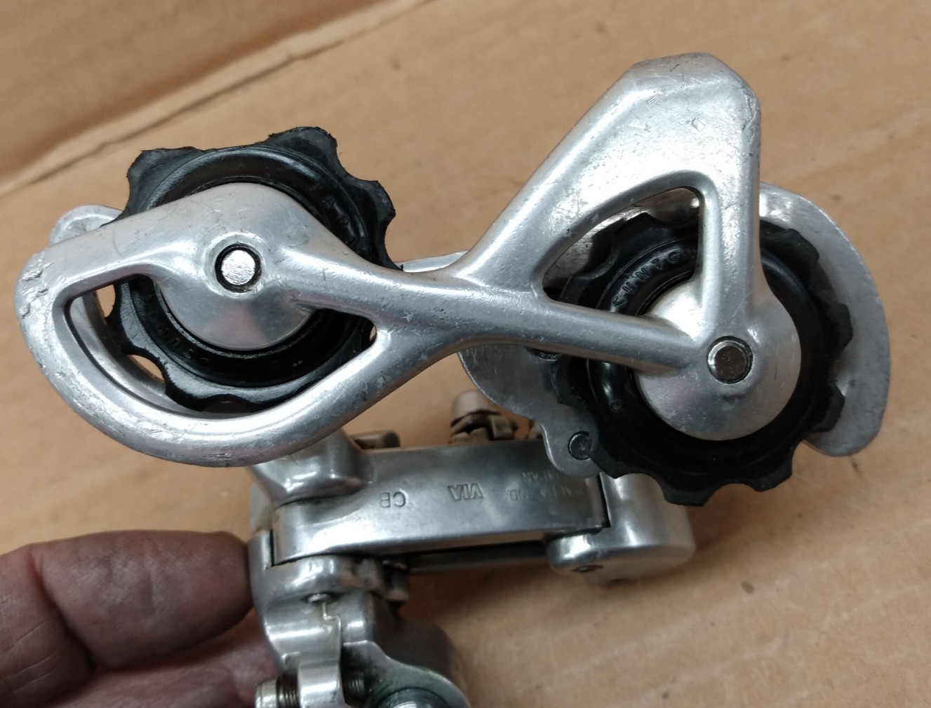 Vintage SUNTOUR Rear Derailleur Japan Chrome Silver medium cage Maeda Cyclone