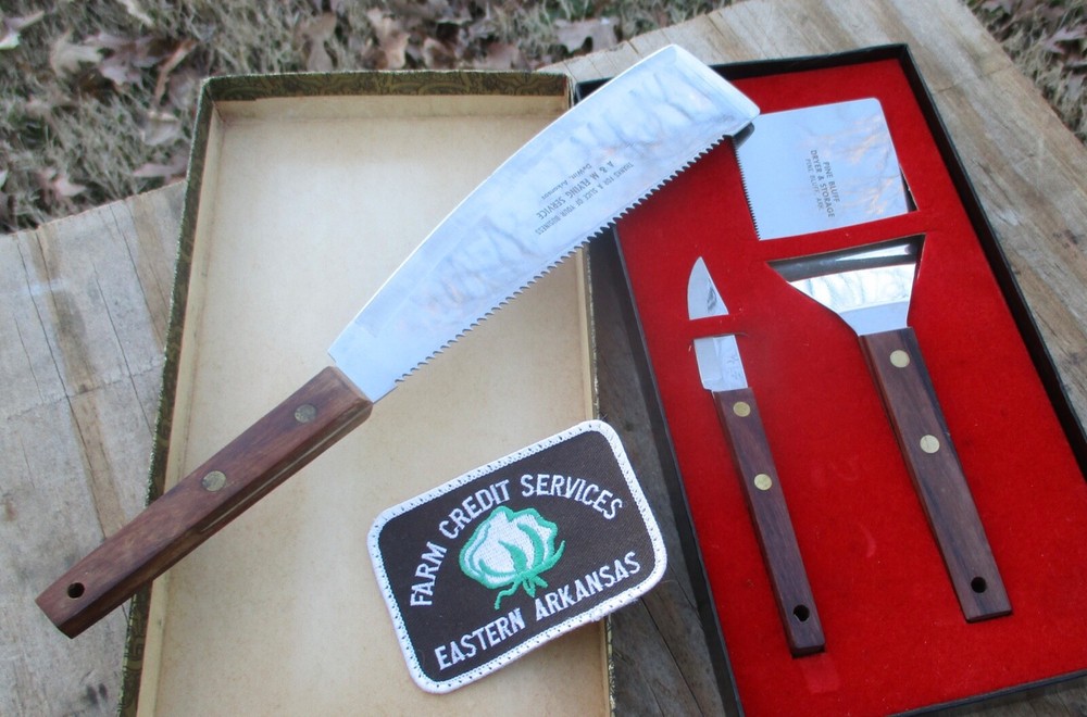 PINE BLUFF DeWITT EASTERN ARKANSAS COLLECTIBLES PATCH CLEAVER SERVER & KNIFE SET