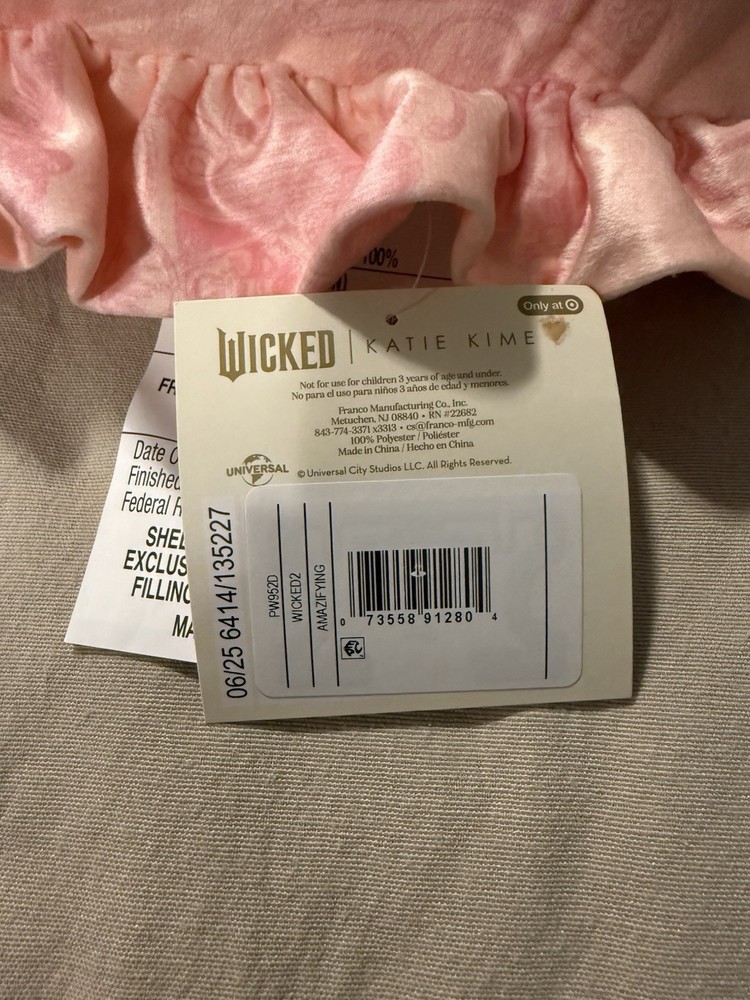 Wicked Be Fearlessly Amazing Amazifiying Pink Rectangular Throw Pillow