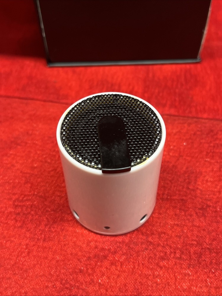LEED'S SPEAKER PORTABLE SPEAKER 7199-15WH (w3)