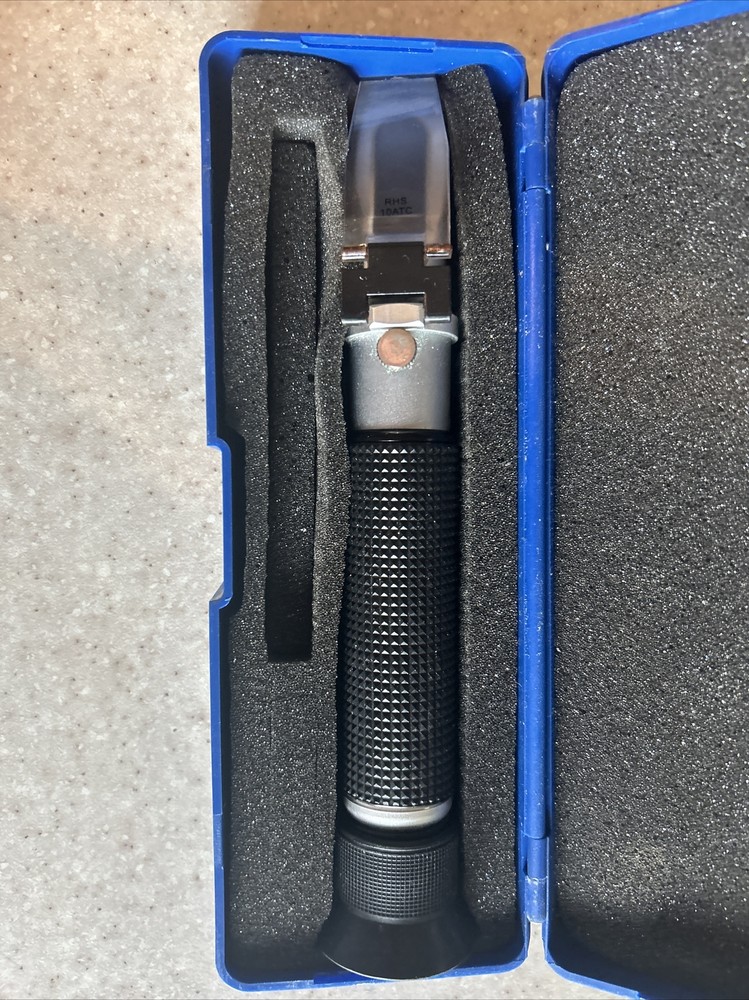 Portable Refractometer Model RHS-10ATC
