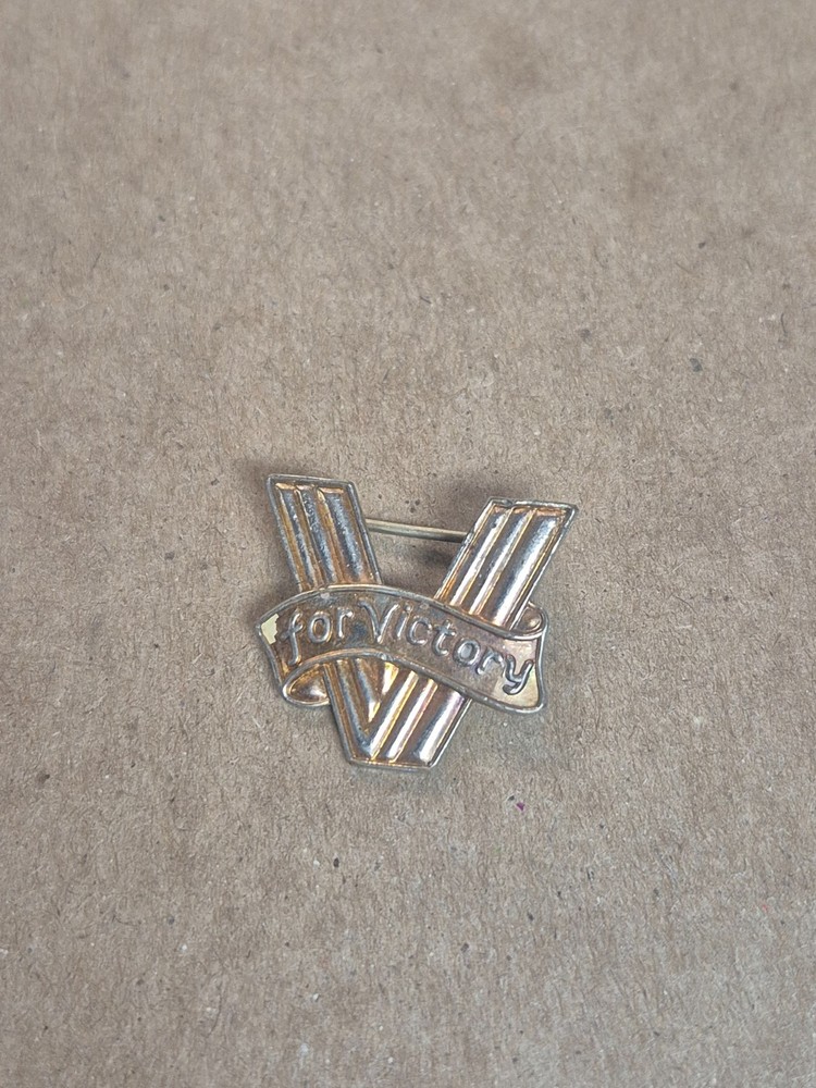 V for Victory Lapel Pin JP416