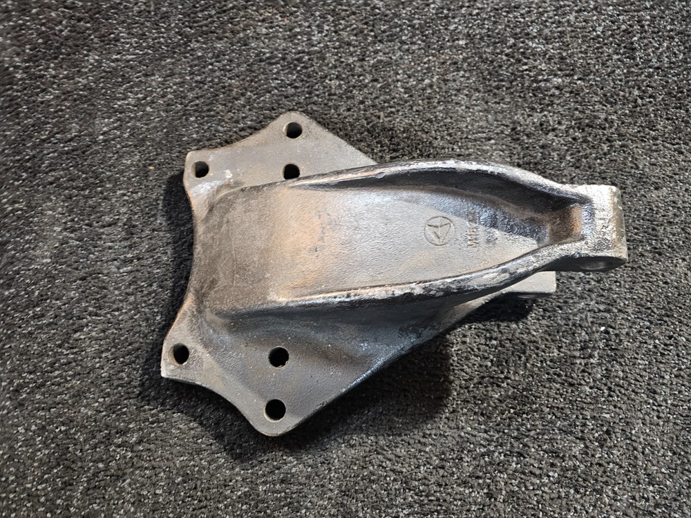 Automann M1832 Leaf Spring Hanger Fits Freightliner