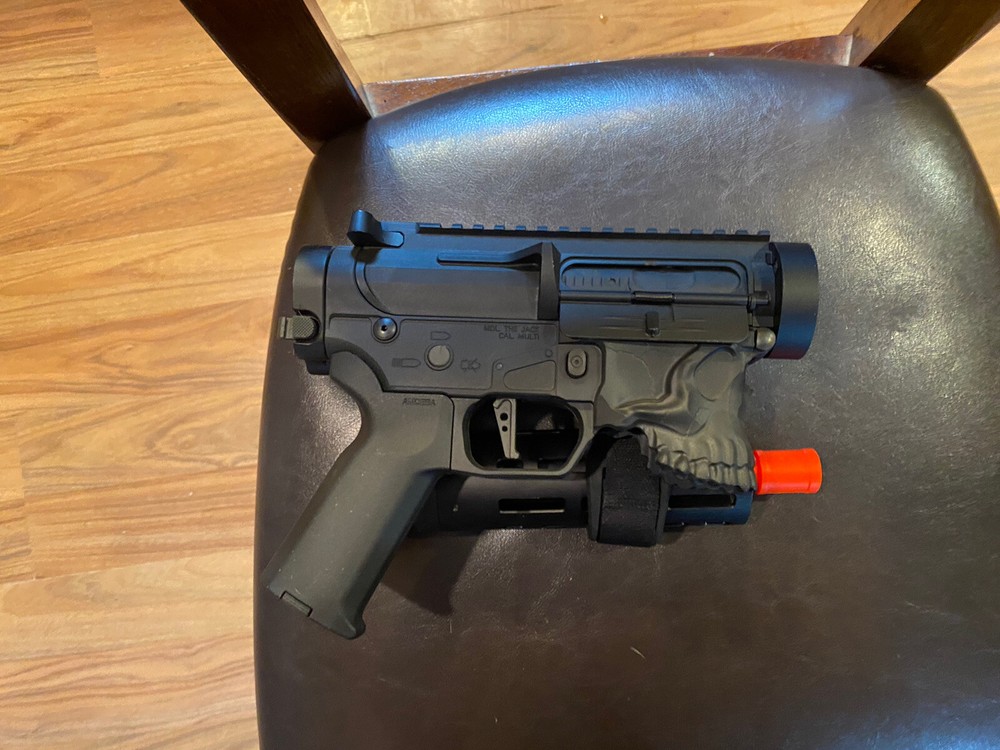airsoft gun