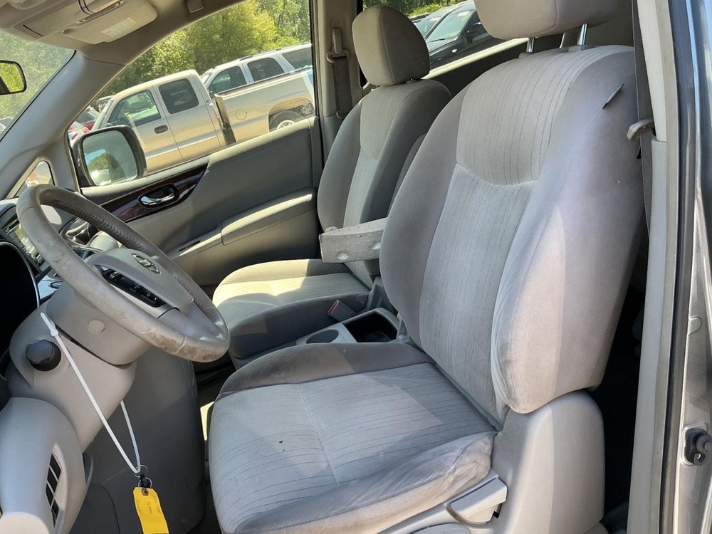 QUEST 2016 Glove Box 5034368