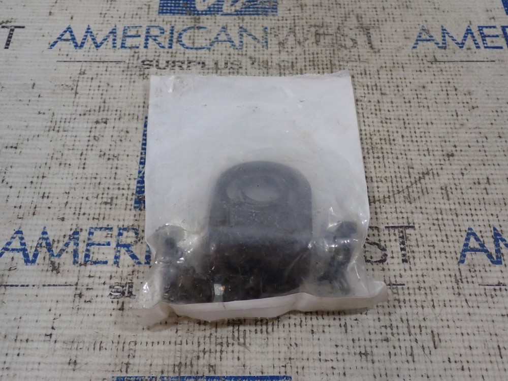 Banner EZA-MBK-11 EZ Screen Standard Mounting (L-Bracket)