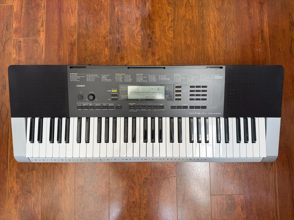 CASIO CTK-4400 Touch response keyboard with rich expressiveness through a range