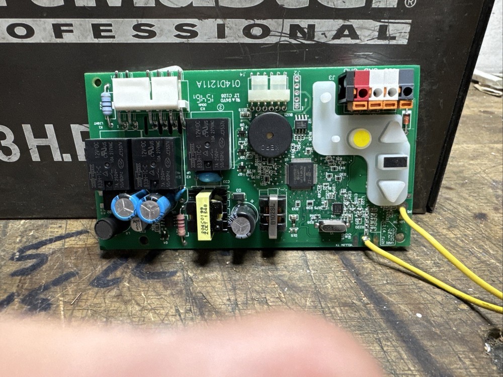 41ACCC2 2/25/16 craftsman Logic￼board Yellow learn button