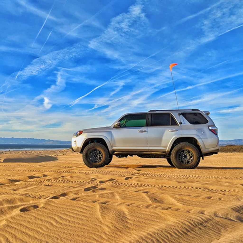 Suction Cup Flag Mounts for Mounting Dune Flags (1/4"-1/2" pole) Stickywhips